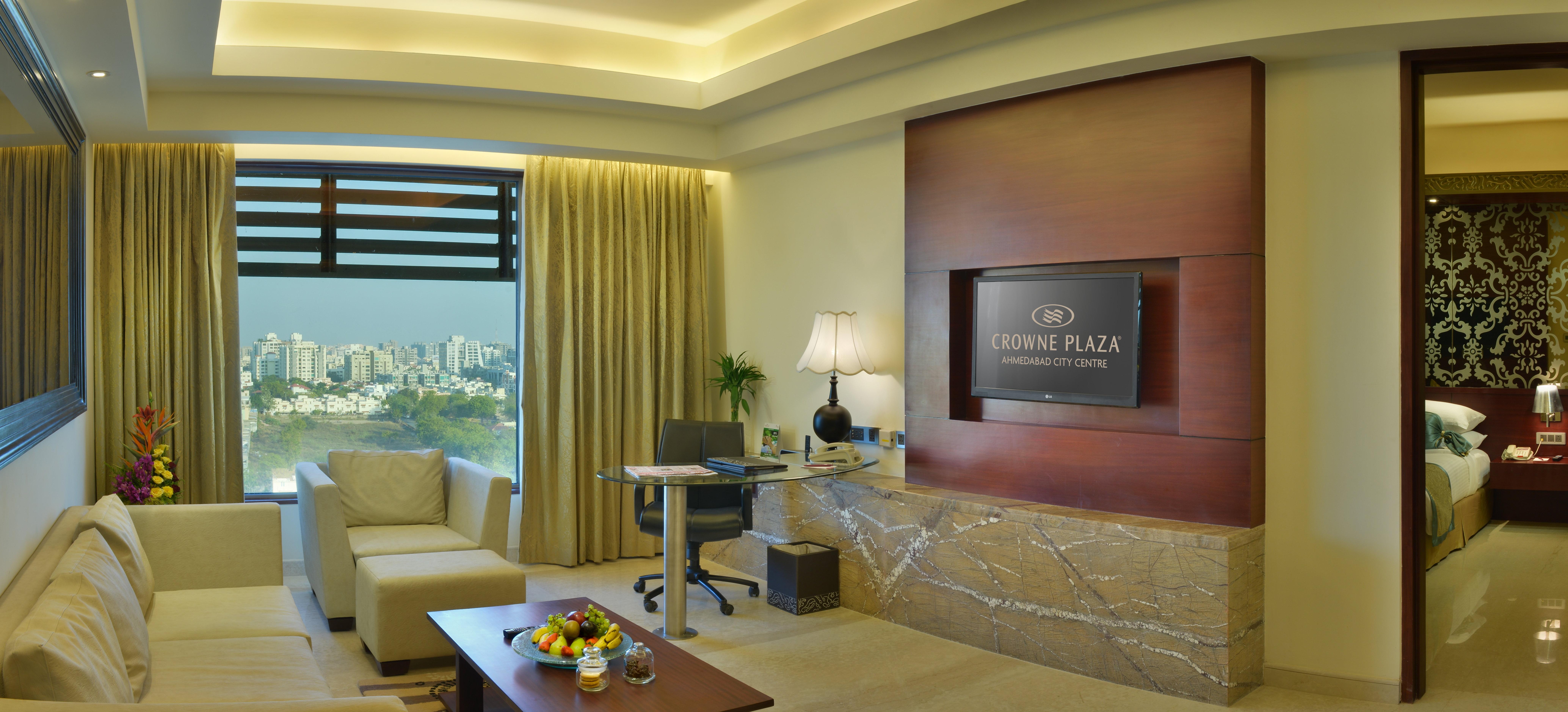 Crowne Plaza Ahmedabad City Centre By Ihg Buitenkant foto